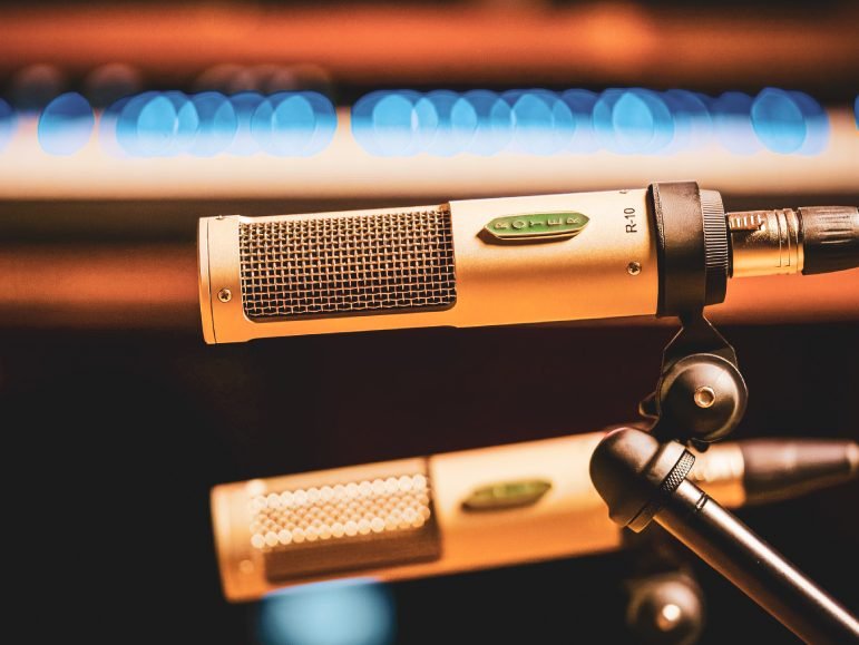 Audient ASP4816 in the wooden desk